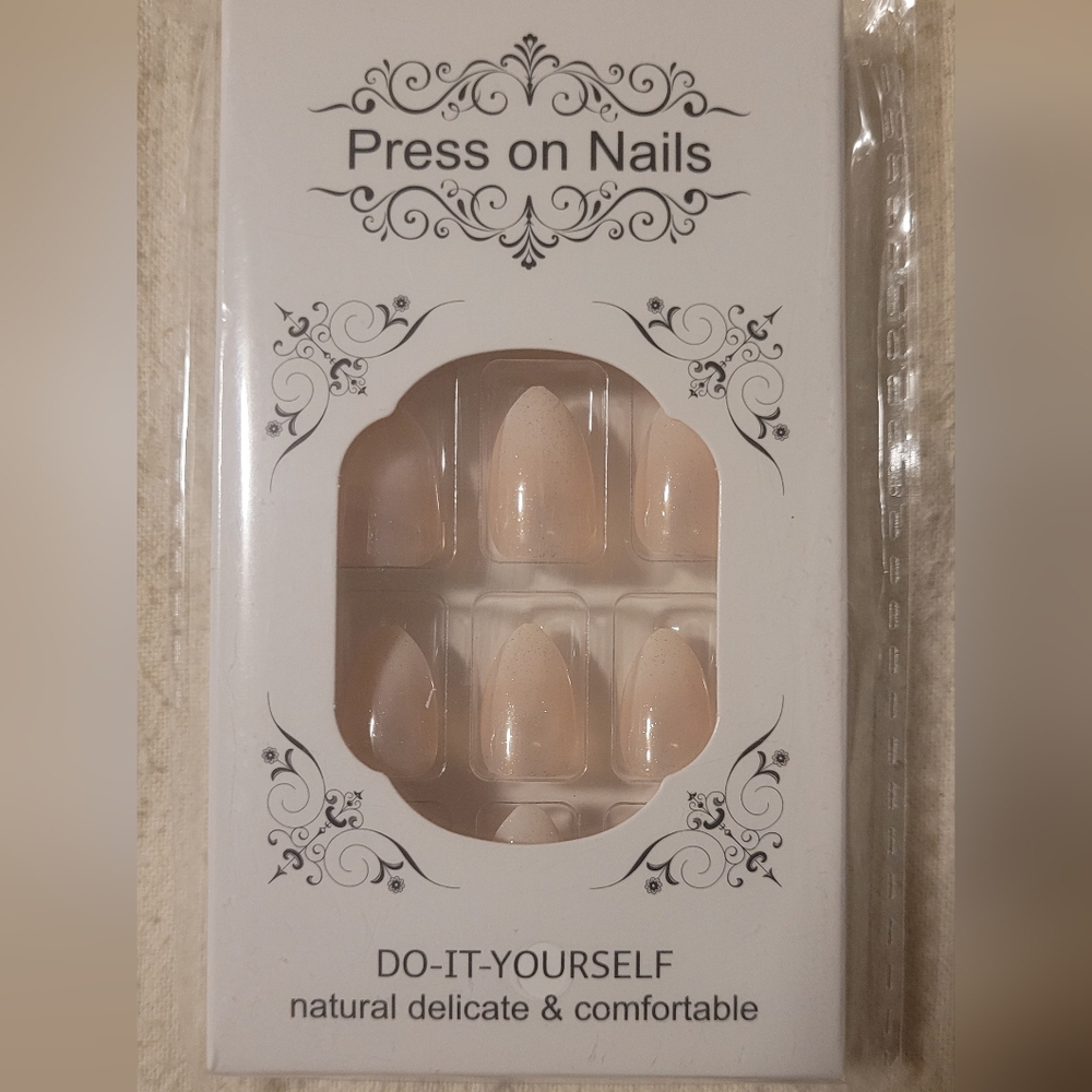 Nude Press-On Nail Set